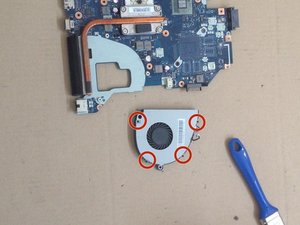 Langkah 9 — Bersihkan Radiator dan Heat Sink