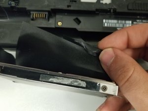 Langkah 5 — Langkah 5: Lepaskan Hard Drive dari Dasar