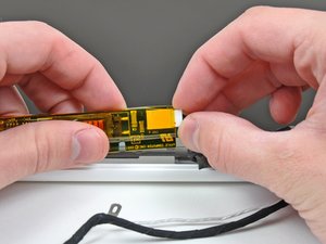 Langkah 4 — Menghilangkan Sekrup Data Display