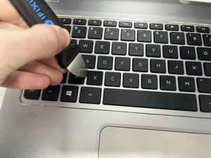 Langkah 1 — Buka Layar Laptop