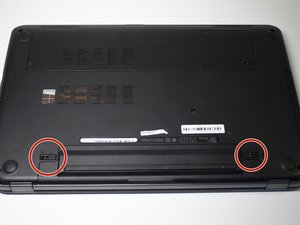 Langkah 2 — Buka Panel Belakang Laptop