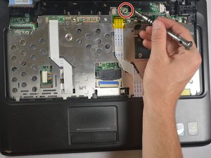 Langkah 10 — Lepaskan Kabel LCD