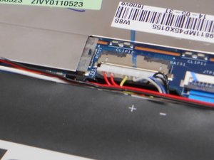 Langkah 3 — Lepaskan Kabel Baterai