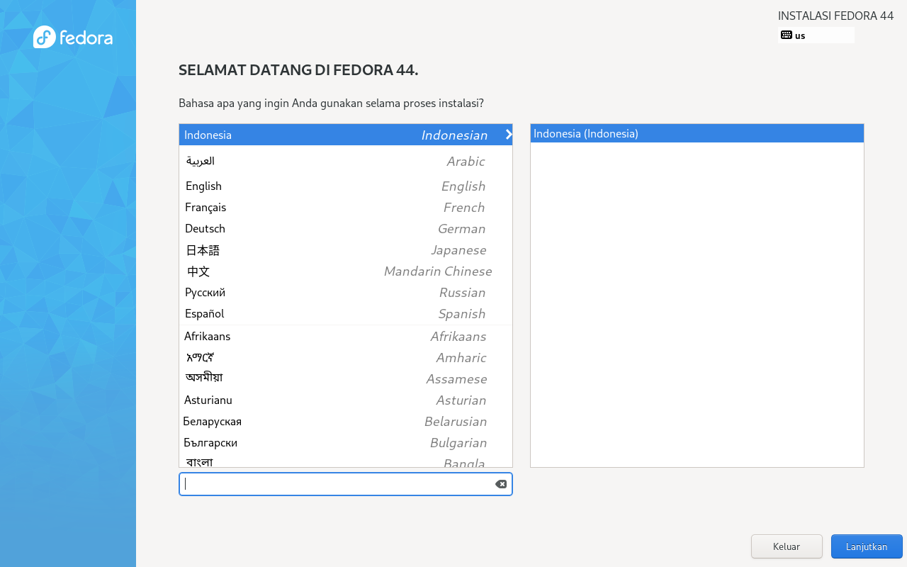 Layar Selamat Datang di Fedora 44 berbahasa Indonesia dengan pilihan bahasa Indonesia terpilih