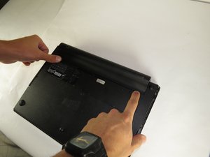 Langkah 1 — Mengeluarkan Baterai