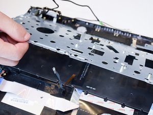 Langkah 6 — Buka Penutup Keyboard