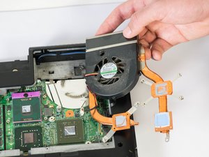 Langkah 4 — Ganti CPU dan Pasang Kembali Heatsink