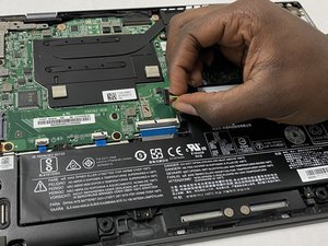 Langkah 4 — Lepaskan Kabel Baterai
