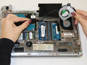 Langkah 3 — Ganti Kipas Laptop