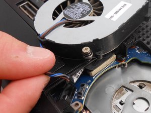 Langkah 3 — Mengakses Kipas dan Heatsink