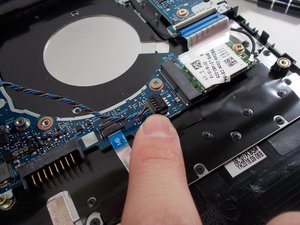 Langkah 3 — Lepaskan Kipas dan Kabel