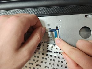 Langkah 8 — Putuskan Kabel Ribbon Utama