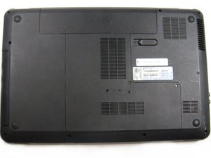 Langkah 1 — Matikan Laptop dan Lepaskan Baterai
