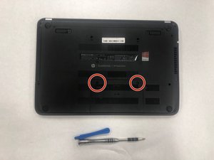 Langkah 1 — Membuka Casing Laptop