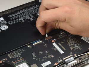 Langkah 4 — Lepaskan Kabel Baterai
