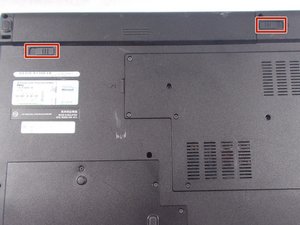 Langkah 1 — Matikan Laptop dan Lepaskan Baterai