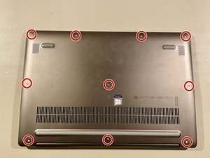 Langkah 1 — Membuka Tutup Bawah Laptop