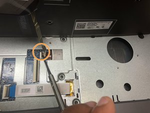 Langkah 4 — Menghubungkan Kabel pada Keyboard Baru