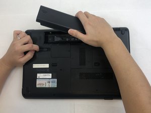 Langkah 3 — Lepaskan Layar Laptop