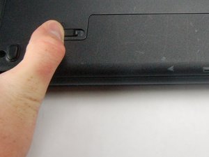 Langkah 1 — Matikan Laptop dan Lepaskan Baterai