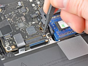 Langkah 6 — Mengangkat Kabel Sleep Sensor