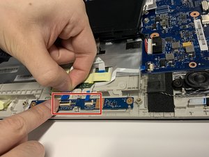 Langkah 2 — Menghubungkan Kabel Touchpad Board