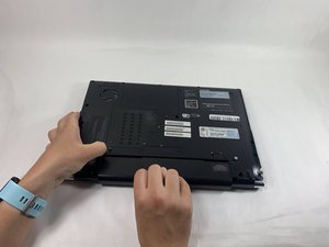 Langkah 3 — Buka Panel Belakang