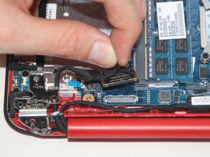 Langkah 8 — Menghubungkan dan Memutus Kabel Layar