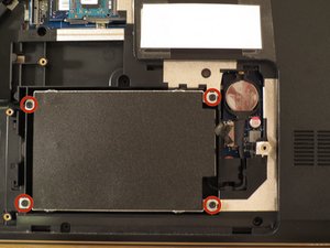 Langkah 3 — Lepaskan Hard Drive