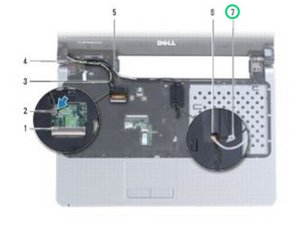 Langkah 9 — Memasang Kabel Antena ke Slot