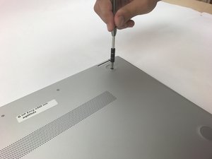 Langkah 2 — Buka Tutup Laptop