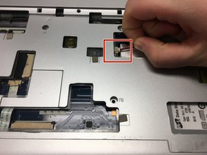 Langkah 3 — Lepaskan Keyboard