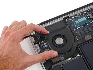 Langkah 5 — Mengganti Kipas Laptop