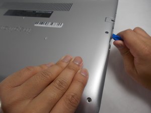 Langkah 3 — Buka Casing dengan Alat Bantu