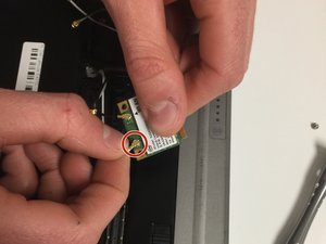 Langkah 3 — Menghubungkan Ulang Kabel Antena