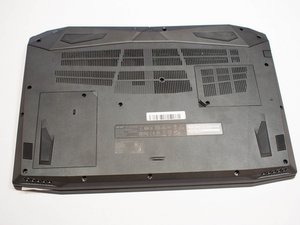 Langkah 1 — Matikan Laptop dan Siapkan Alat