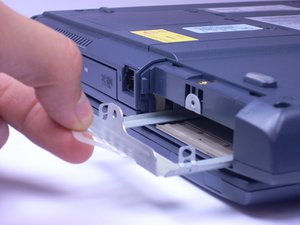 Langkah 4 — Pasang Hard Drive Baru