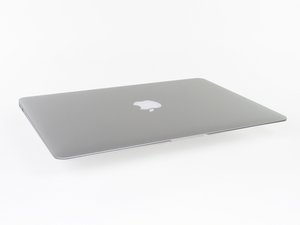 Langkah 1 — Membuka Tutup Belakang MacBook Air