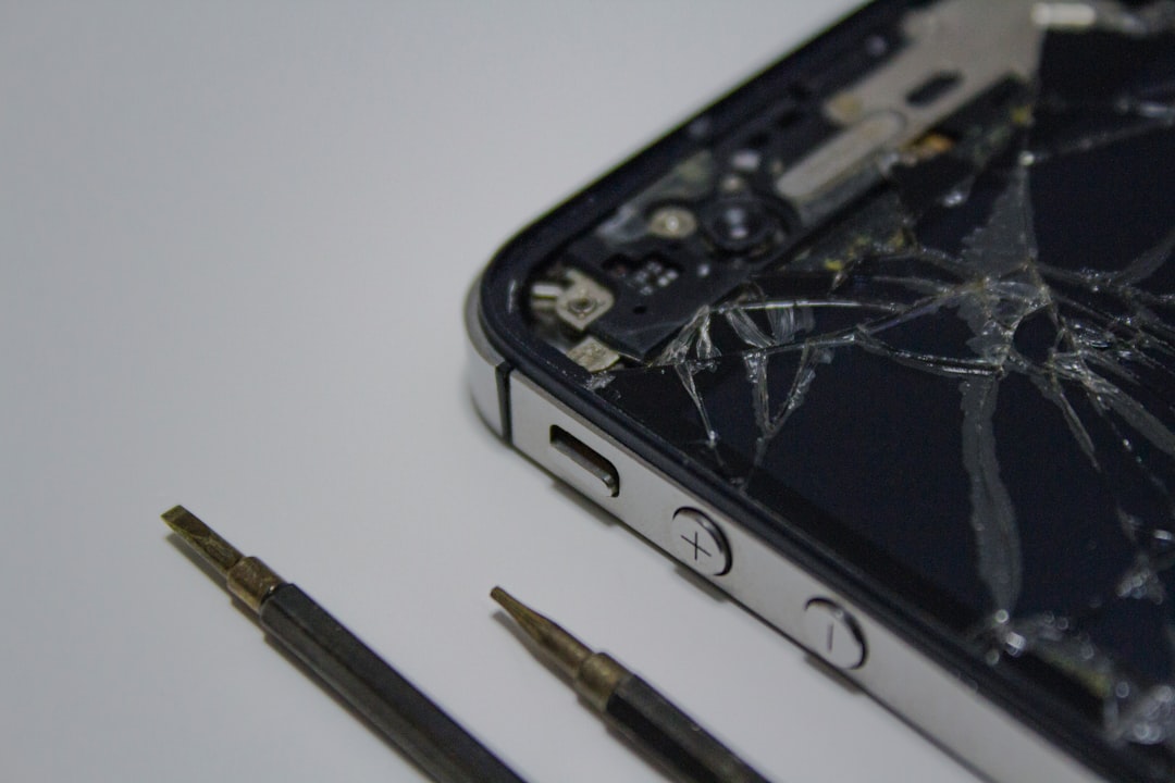 Ganti Assembly Layar MacBook Pro 13" 2020