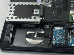 Langkah 3 — Lepaskan Hard Drive