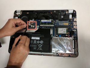 Langkah 6 — Lepaskan Kabel Baterai dari Motherboard