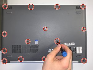 Langkah 2 — Lepaskan Sekrup Panel Belakang