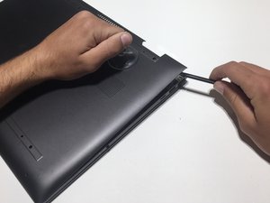 Langkah 2 — Mengangkat Tutup Belakang