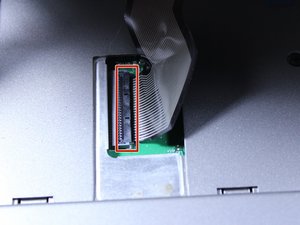 Langkah 4 — Angkat Motherboard dan Ganti dengan Spare Part Baru