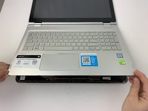 Langkah 2 — Lepaskan Keyboard dan Kabel