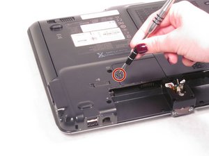 Langkah 3 — Buka Tutup Modul WLAN