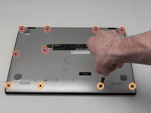 Langkah 1 — Membuka Tutup Belakang Laptop
