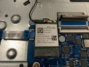 Langkah 7 — Lepaskan Tab dari Motherboard