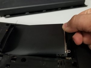 Langkah 4 — Langkah 4: Lepaskan Hard Drive