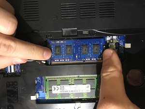 Langkah 8 — Lepaskan Unit Optical Drive